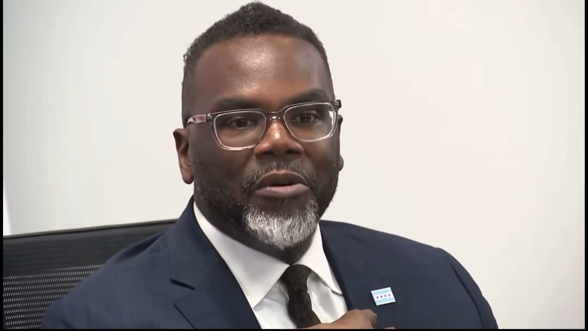Reporter to Chicago Mayor: Why Are You a Racist?